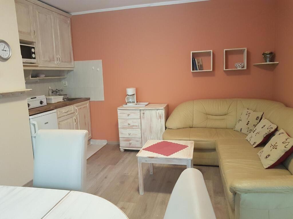 Centrum 2 Apartmanok Heviz Exterior foto