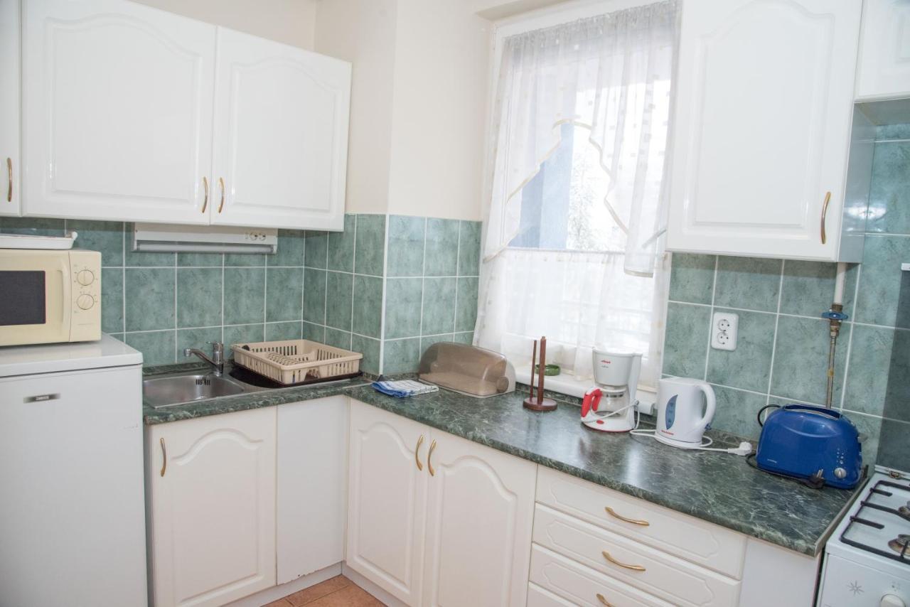 Centrum 2 Apartmanok Heviz Exterior foto