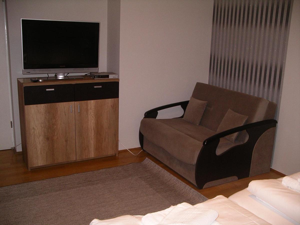 Centrum 2 Apartmanok Heviz Exterior foto