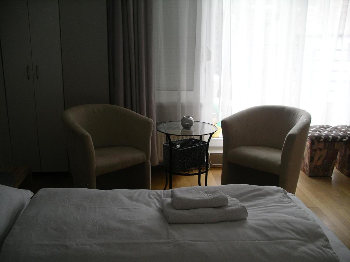 Centrum 2 Apartmanok Heviz Exterior foto