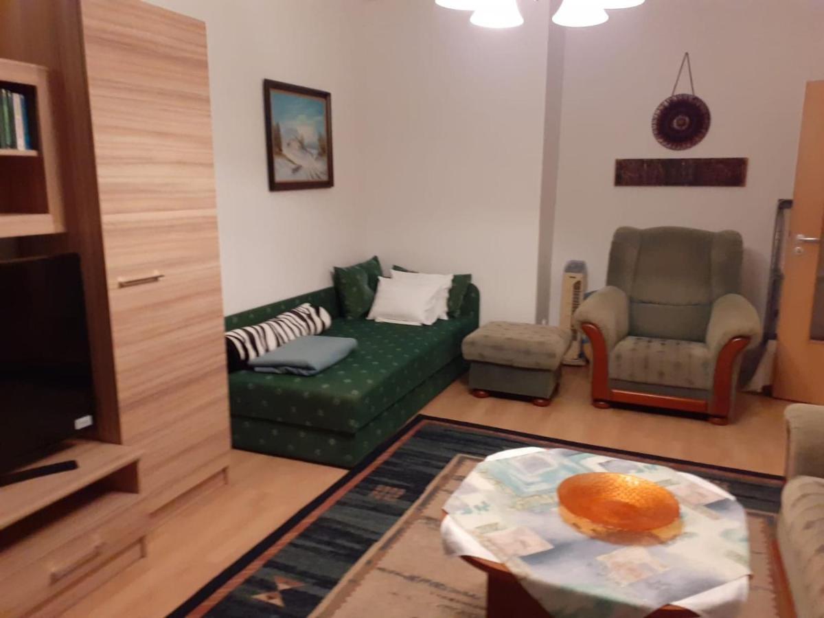 Centrum 2 Apartmanok Heviz Exterior foto