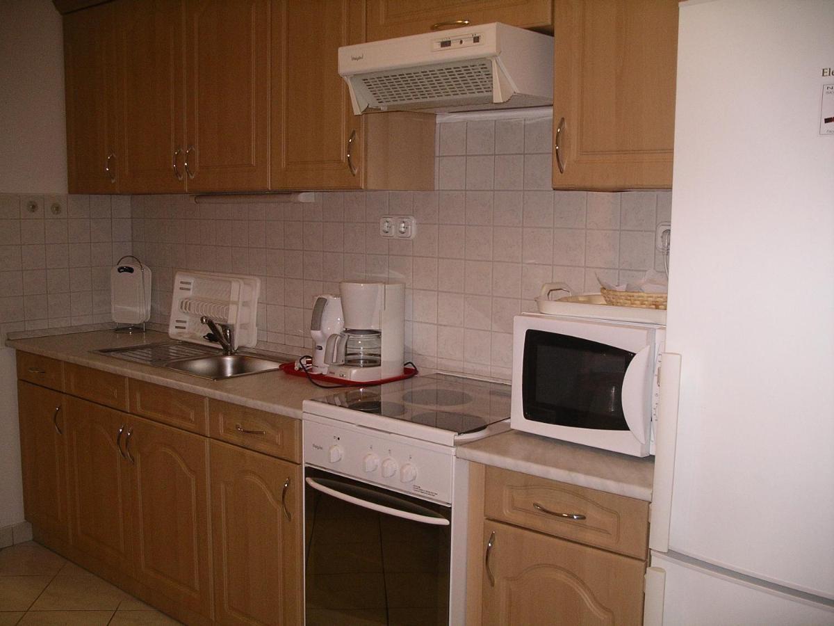 Centrum 2 Apartmanok Heviz Exterior foto
