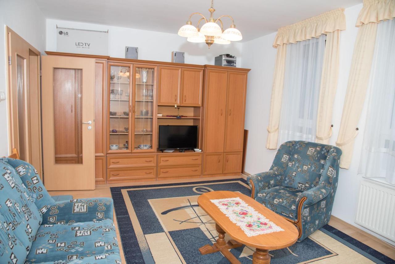 Centrum 2 Apartmanok Heviz Exterior foto