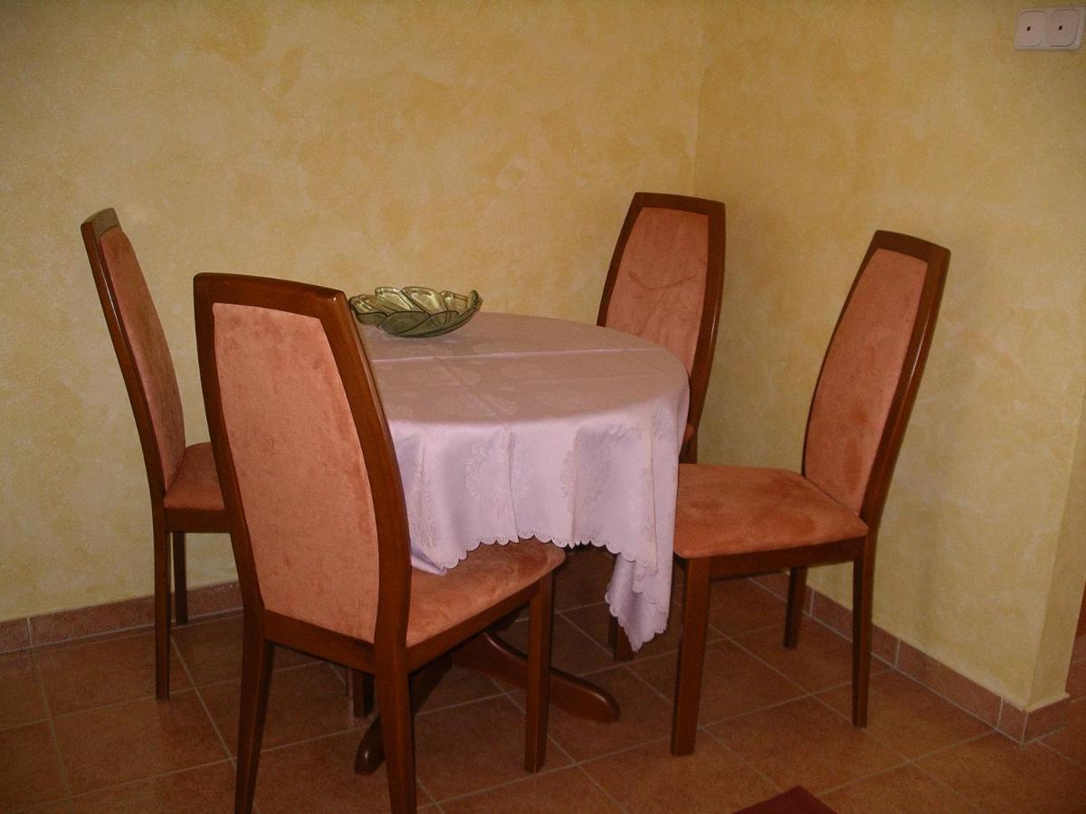 Centrum 2 Apartmanok Heviz Exterior foto