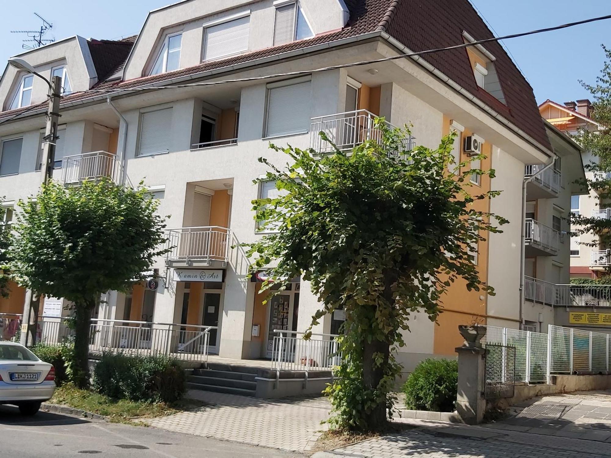 Centrum 2 Apartmanok Heviz Exterior foto